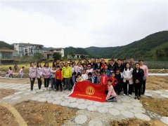  市德晟集團(tuán)公司工會組織 “鄉(xiāng)間務(wù)農(nóng)”實踐活動